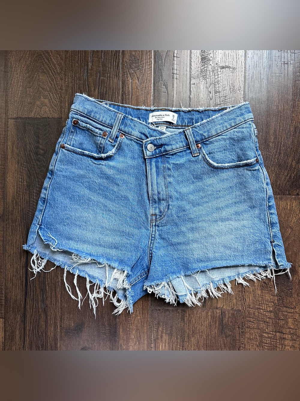 Abercrombie & Fitch blue denim the mom short high rise curve love size 28/6